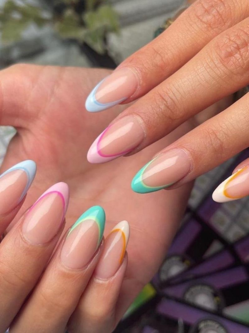French met gekleurde randjes in blauw, roze, mint en oranje